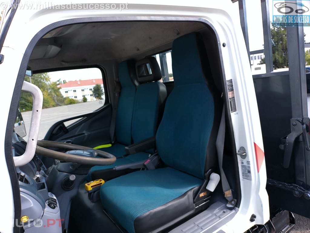 Mitsubishi Canter FUSO 3.0 Di-d (FE4P410-02)