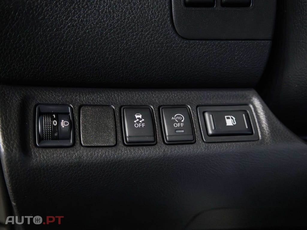 Nissan Navara 2.3 dCi CD 4WD N-Connecta