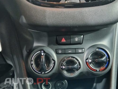 Peugeot 208 1.2 VTi SE Style