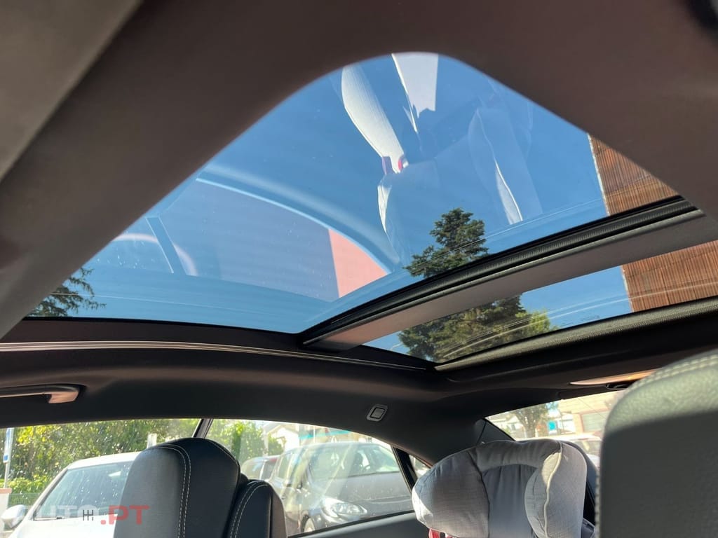 Mercedes-Benz E 220 CDI Avantgarde BlueEfficiency Auto.