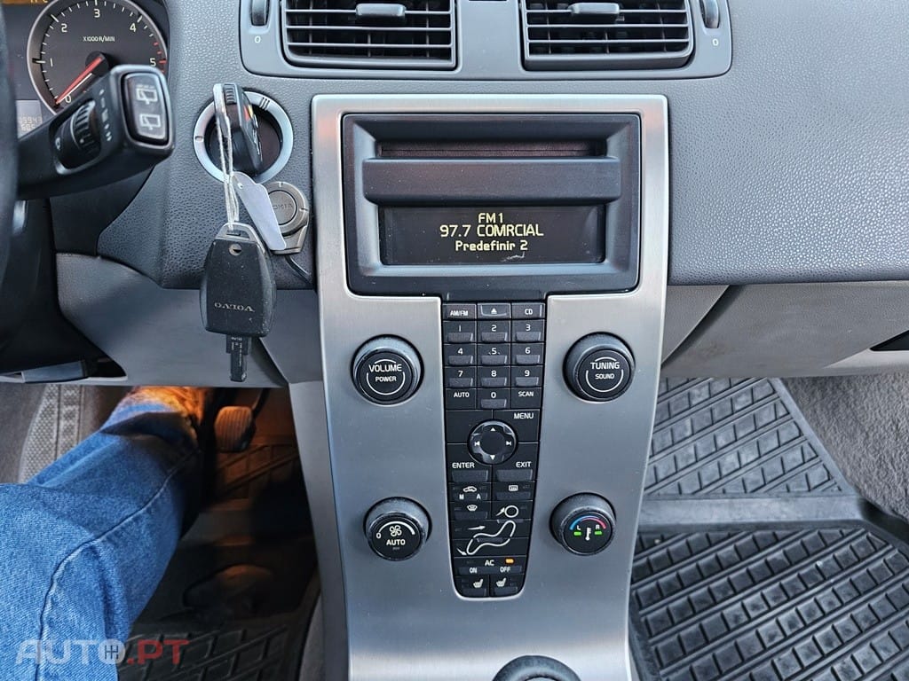 Volvo V50 2.0 D Nível 1 17