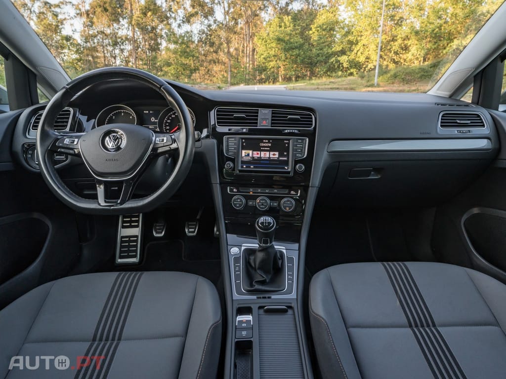 Volkswagen Golf 1.6 TDi BlueMotion Confortline