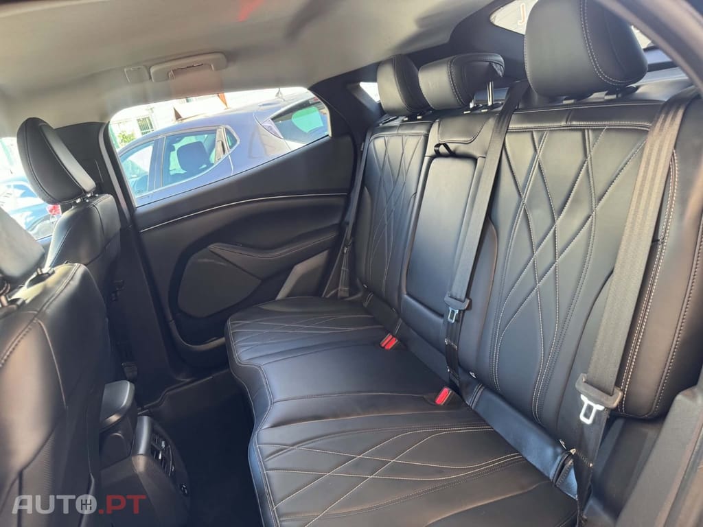 Ford Mustang Mach-E 75.7 kWh Premium AWD