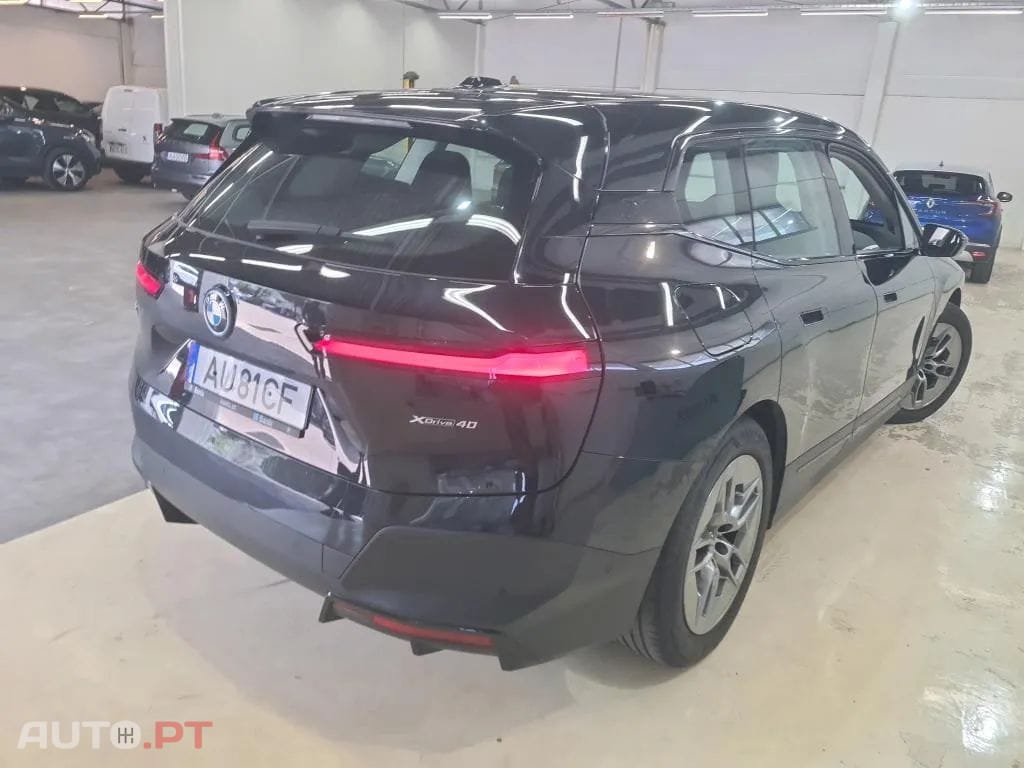BMW iX xDrive 40