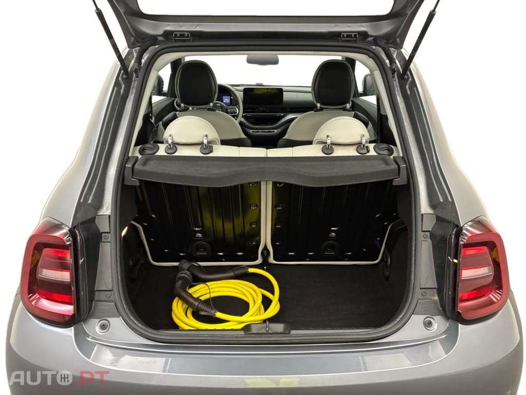 Fiat 500e La Prima