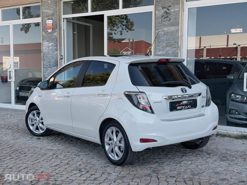 Toyota Yaris 1.5 HSD Comfort +P.Style+Navi