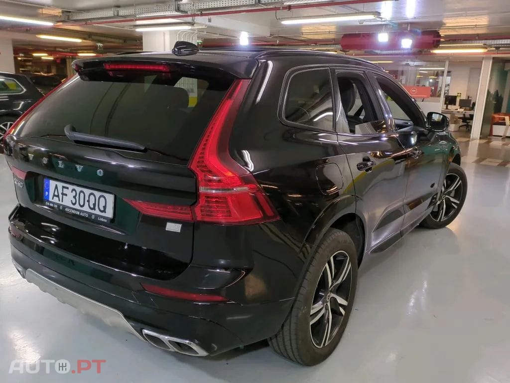 Volvo XC60 2.0 T8 PHEV R-Design AWD