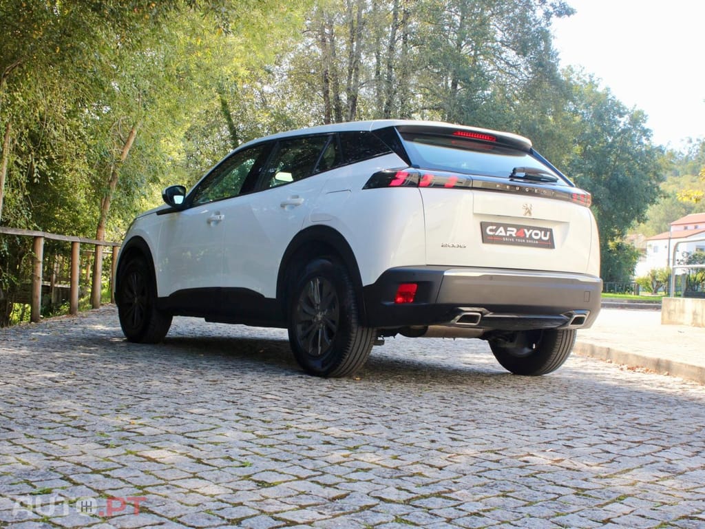 Peugeot 2008 1.2 PureTech Active EAT8