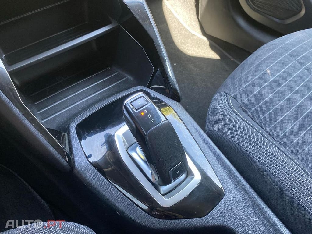 Peugeot 208 PureTech 100 EAT8 Allure Pack