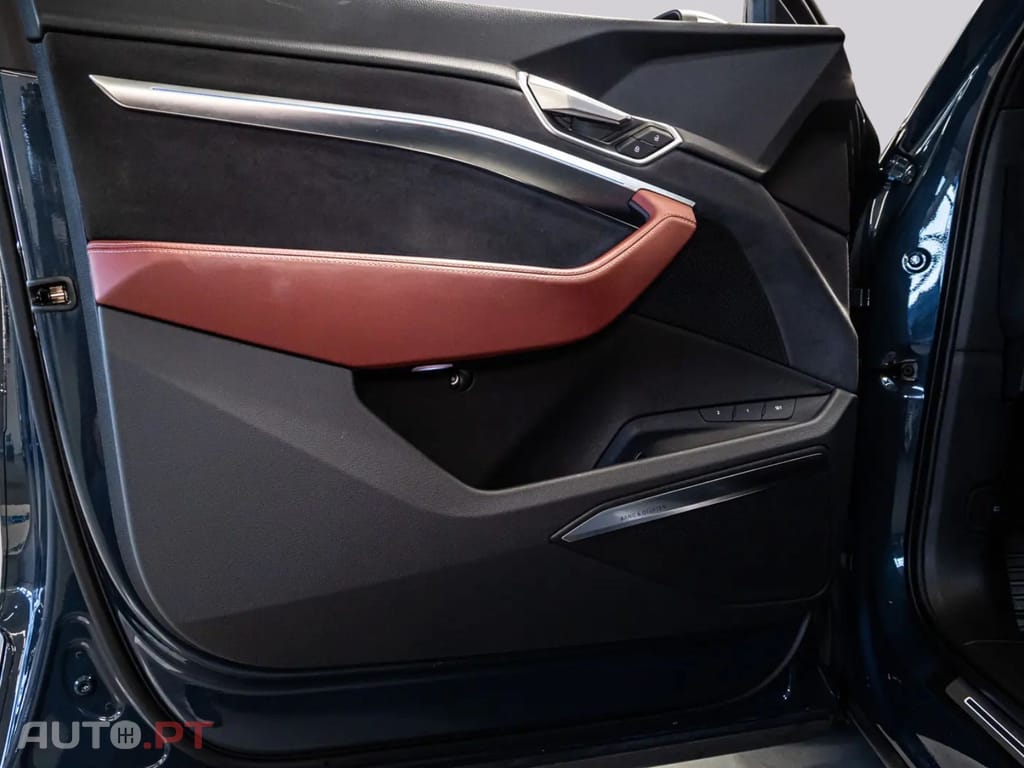 Audi E-Tron I.V.A DEDUTIVEL S BLACK 