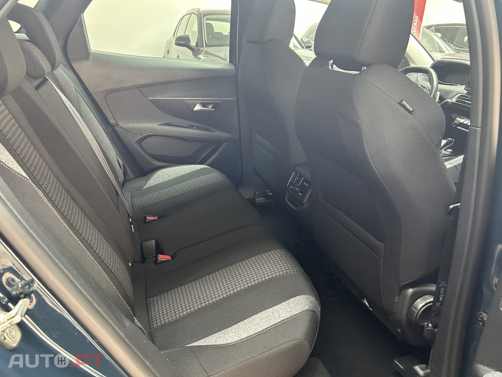 Peugeot 3008 1.2 PureTech Allure EAT8