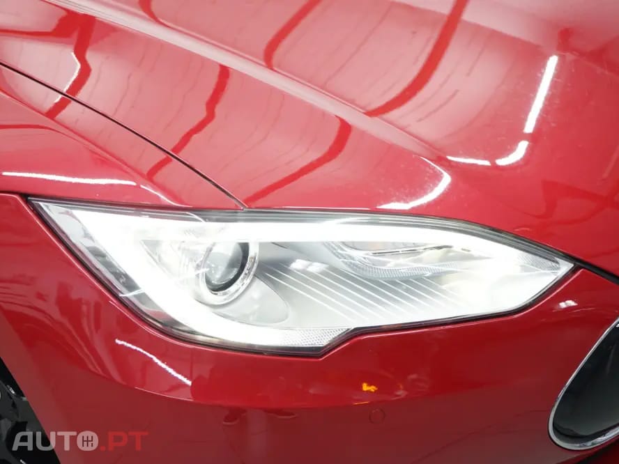Tesla Model S 85