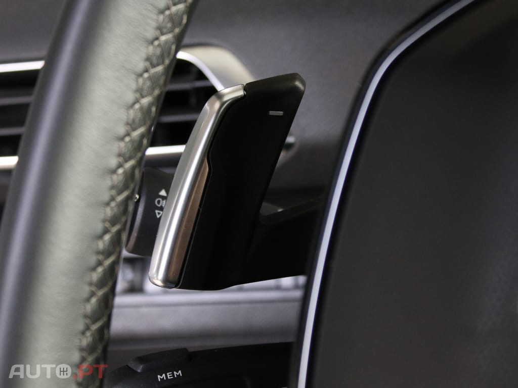 Peugeot 3008 1.6 Hybrid Allure Pack e-EAT8