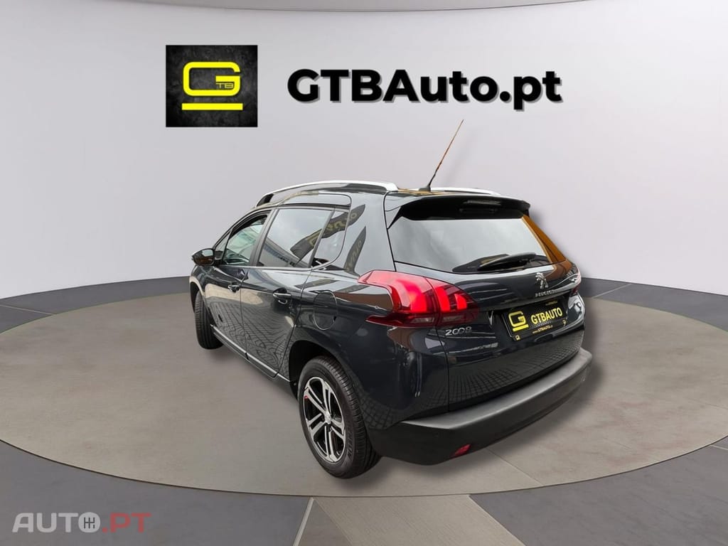 Peugeot 2008 1.2 e-VTi Style