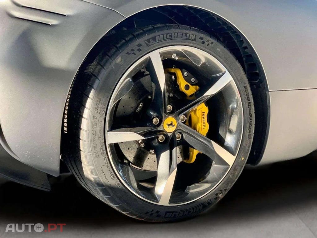 Ferrari SF90 Stradale Carbon/Lift/Racing