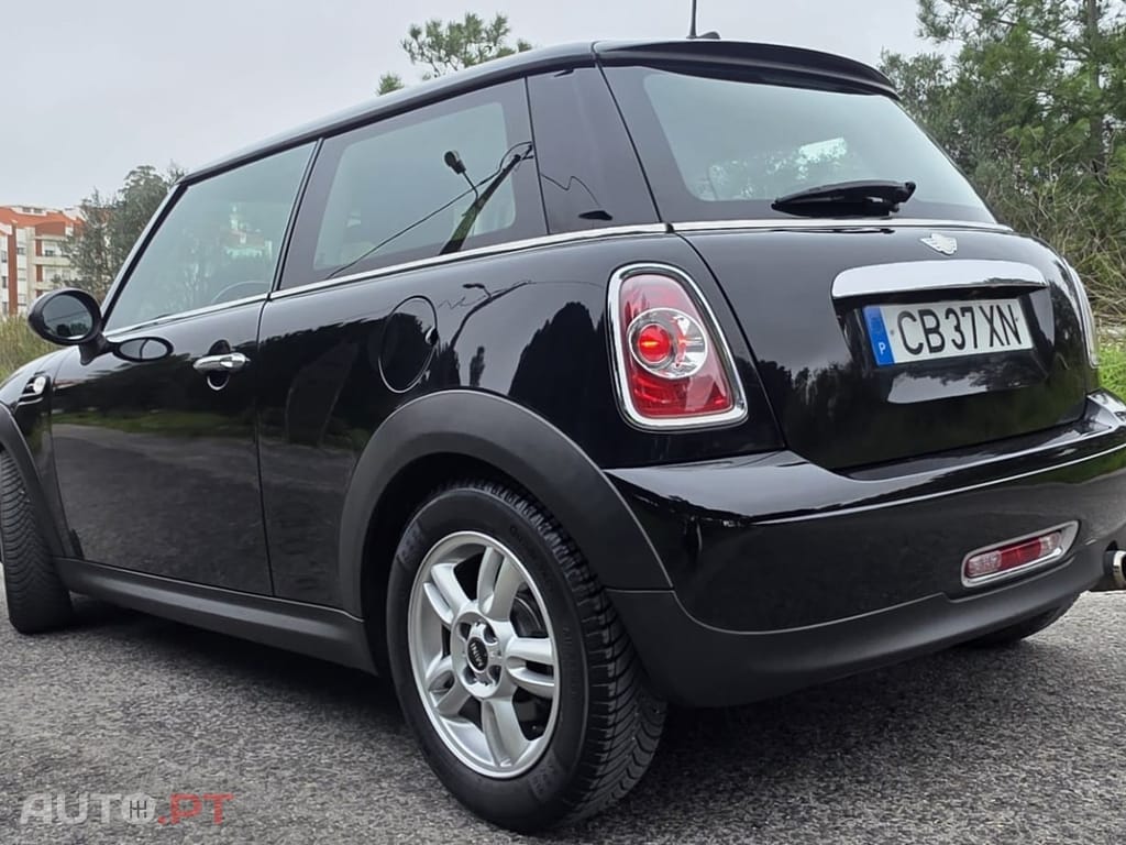 MINI Cooper Cooper D