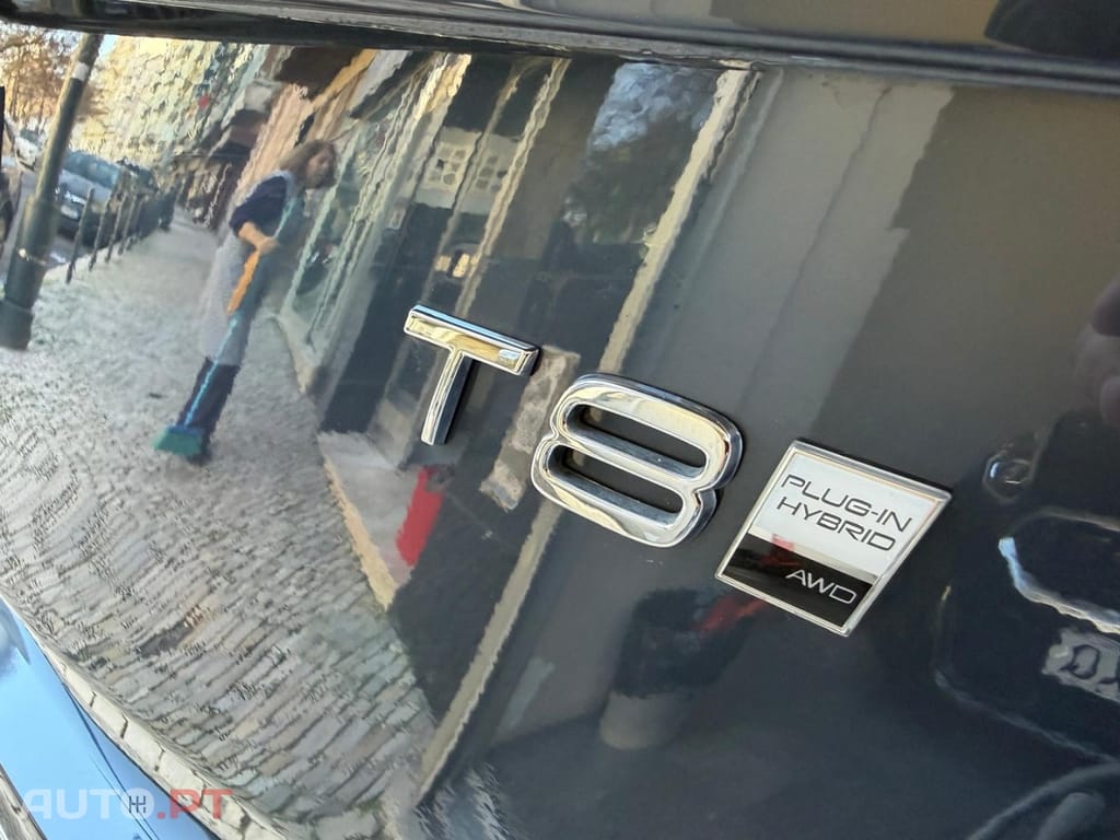 Volvo XC90 2.0 T8 PHEV Ultimate Dark AWD