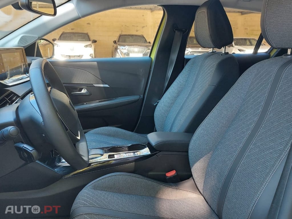 Peugeot E-208 50 kWh Active Pack