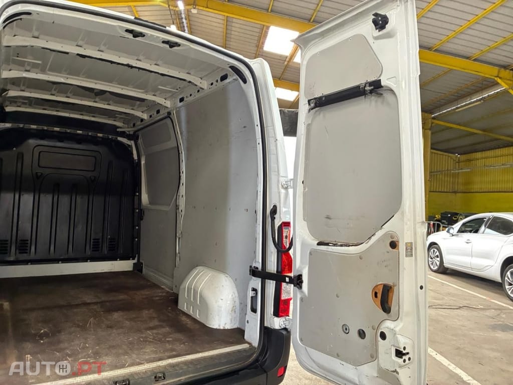 Renault Master 2.3 dCi L2H2 3.5T Grand Confort