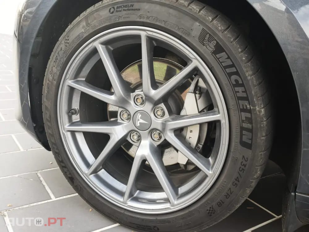 Tesla Model 3 Standard Range Plus RWD