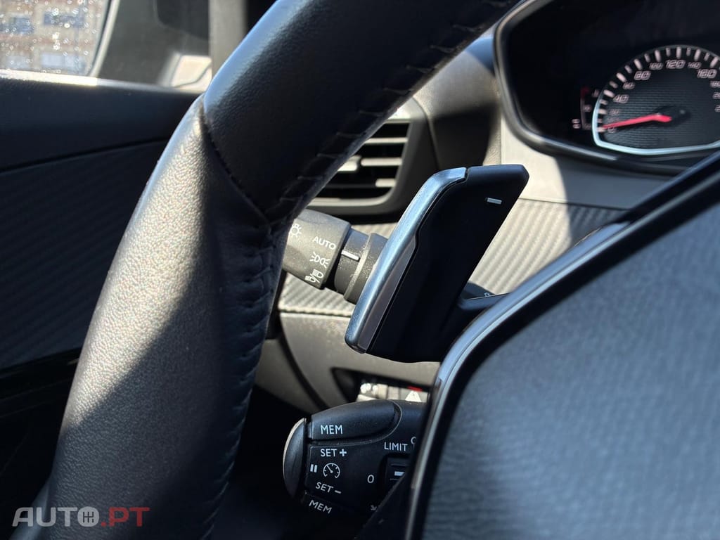 Peugeot 2008 1.5 BlueHDi Active EAT8