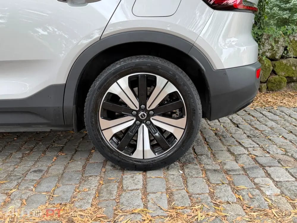 Volvo C40 Recharge Twin Motor Core