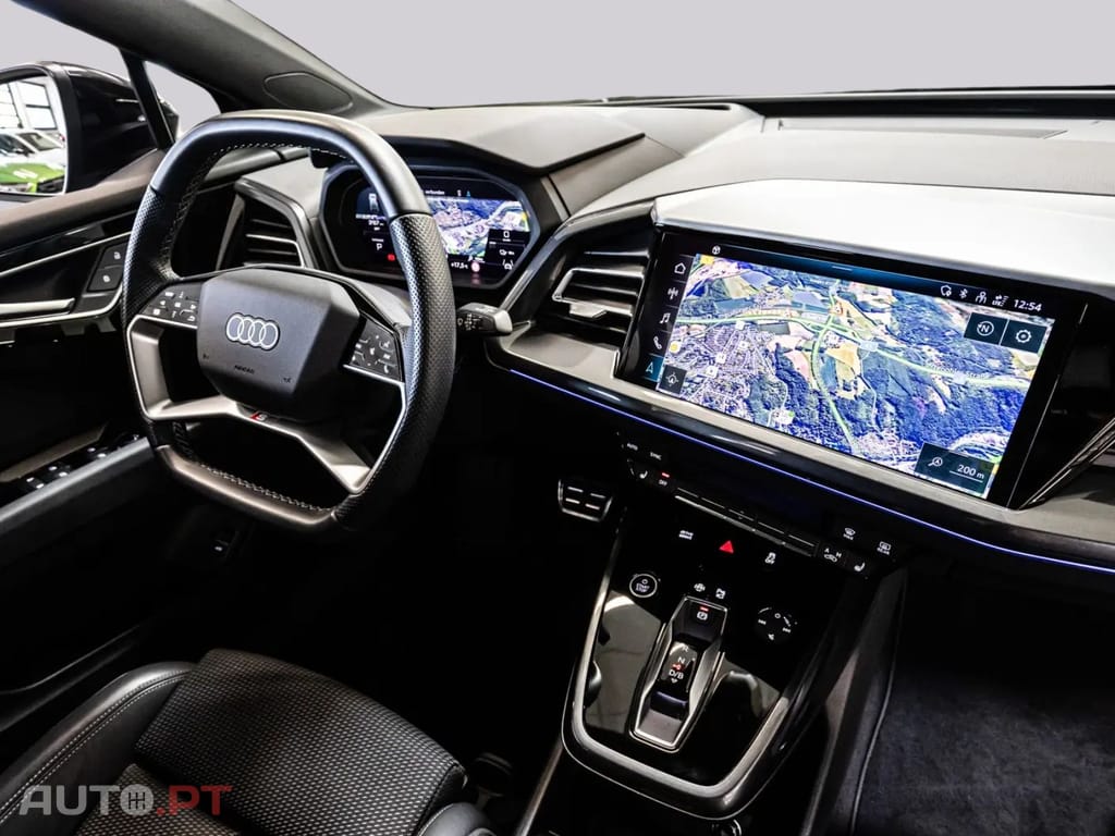 Audi Q4 E-Tron I.V.A DEDUTIVEL 55 S LINE BLACK