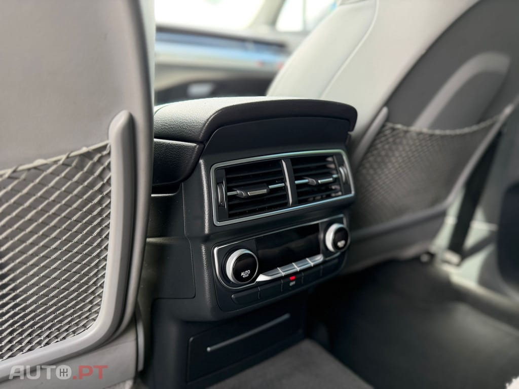 Audi Q7 3.0 TDI quattro tiptronic 7L