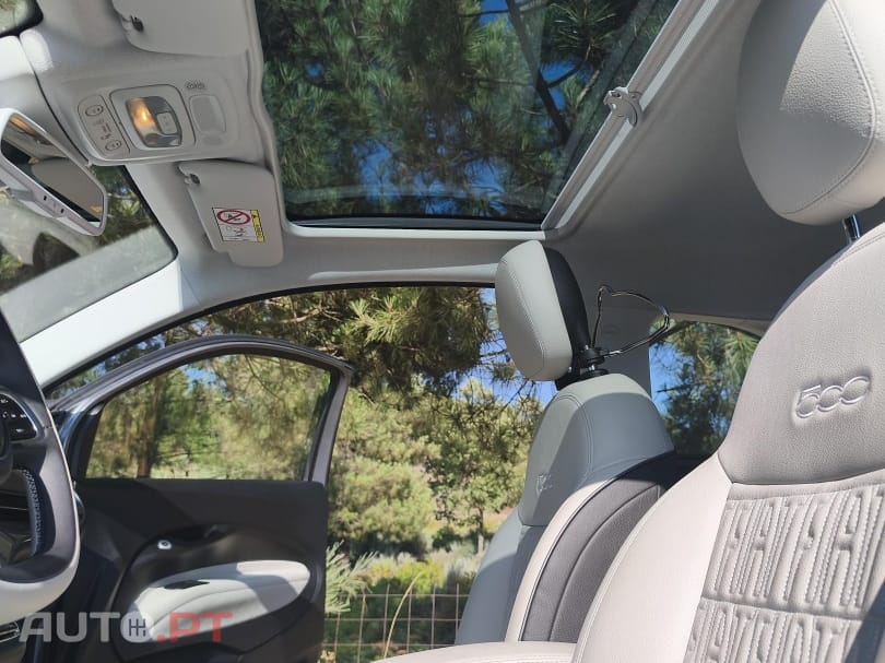 Fiat 500e La Prima