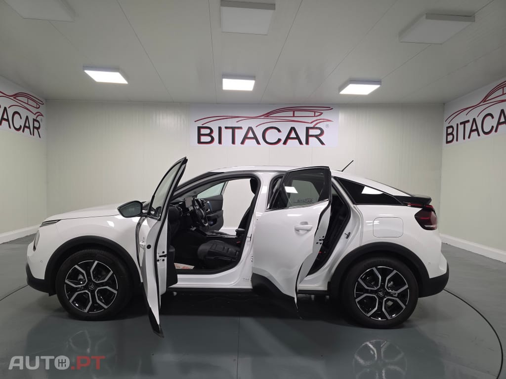 Citroën e-C4 50 kWh Shine — fotografia 15