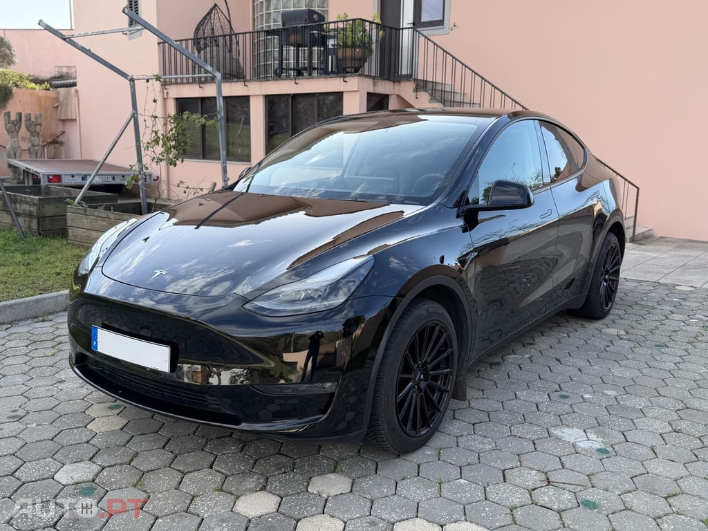 Tesla Model Y Long Range Dual Motor AWD