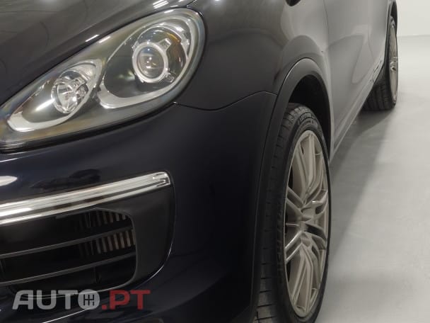 Porsche Cayenne Platinum Edition