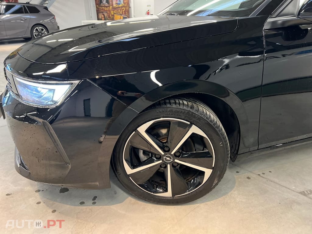 Opel Astra 1.2 T Elegance