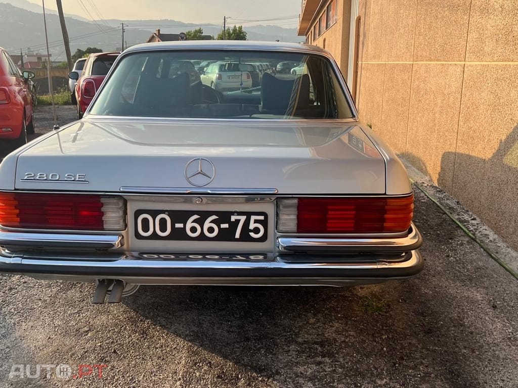 Mercedes-Benz 280 SE limousine