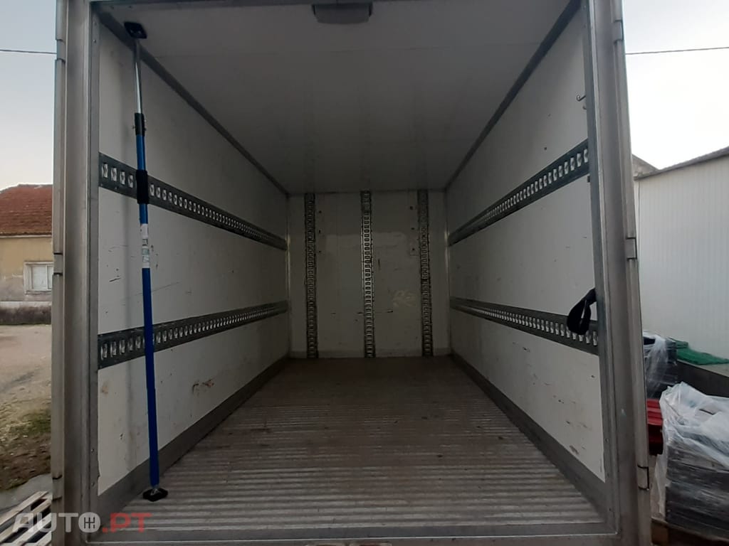 Hyundai H-1 2.5