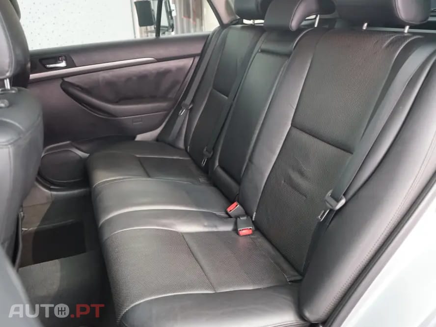 Toyota Avensis 2.0 D-4D Exclusive