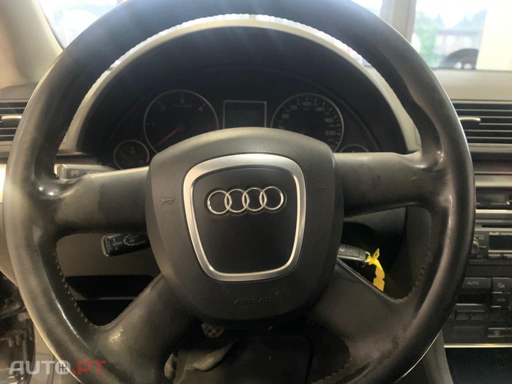 Audi A4 Avant 2.0 TDI S-LINE