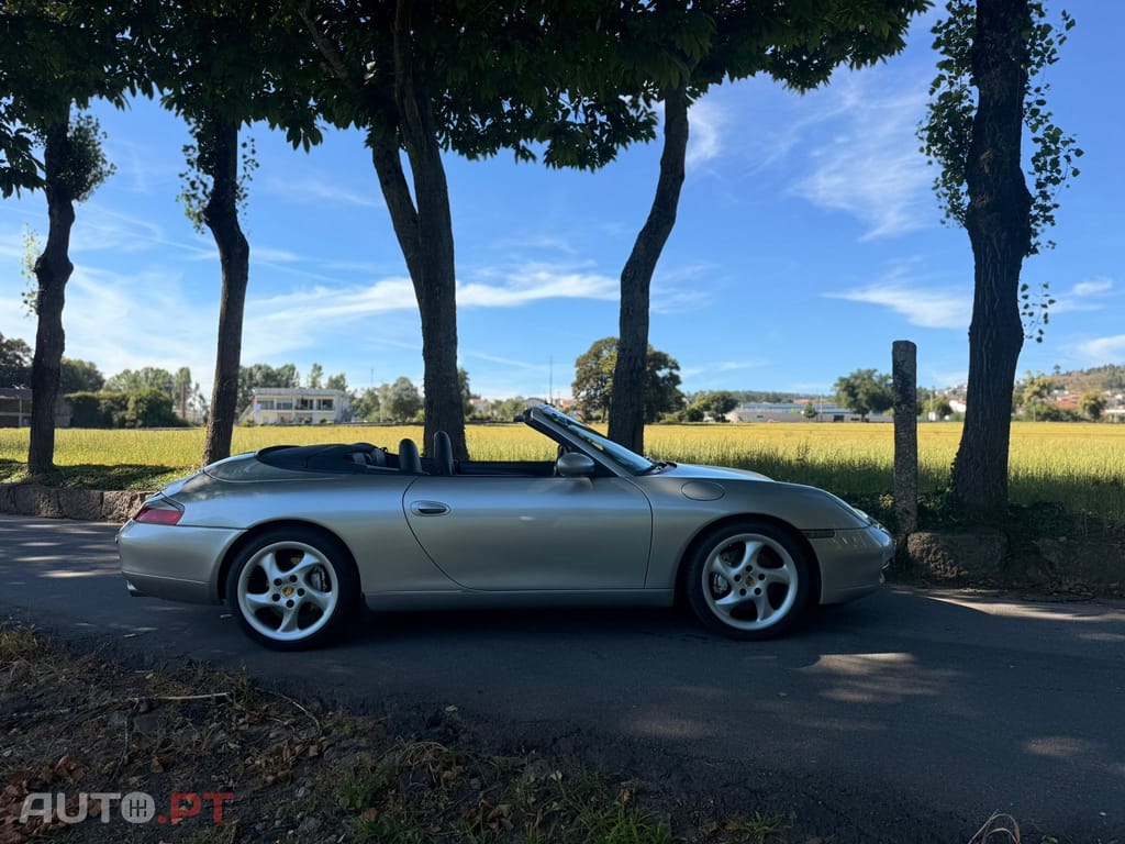 Porsche 911 Carrera 4 Cabrio