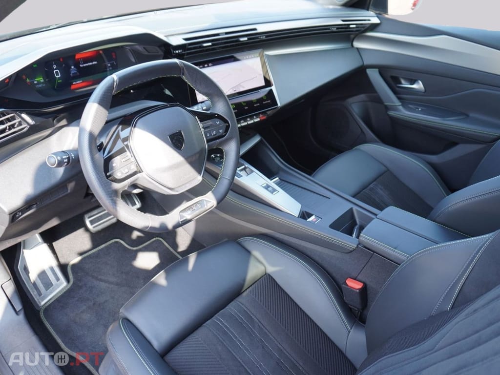 Peugeot 408 GT EAT8