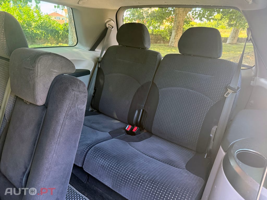 Mitsubishi Grandis 2.0 D-ID 136CV 7 LUGARES IUC BARATO