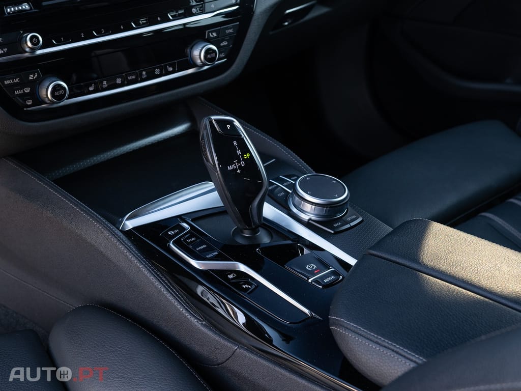 BMW 530 e Pack Desportivo M