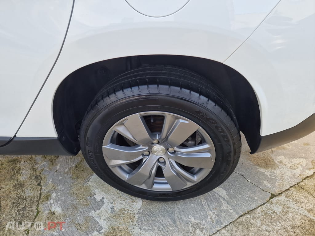 Peugeot 2008 1.2 Style Nacional  1Dono