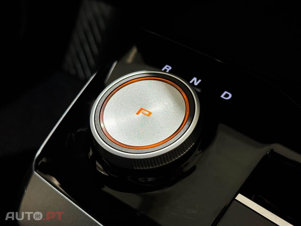 MG MG4 77 kWh Extended Range Luxury