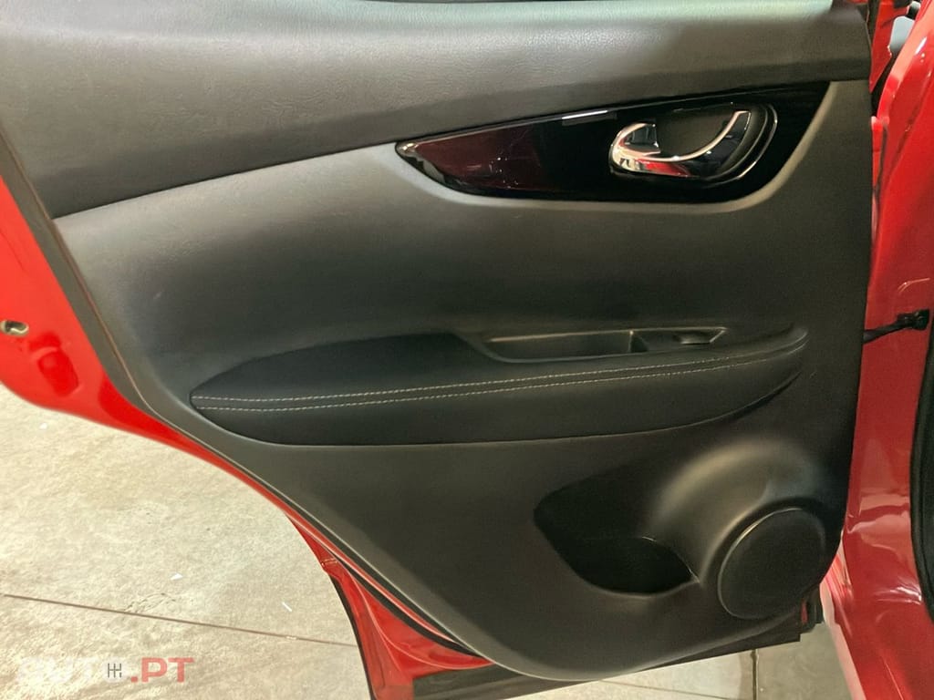 Nissan Qashqai 1.6 dCi N-Connecta J18