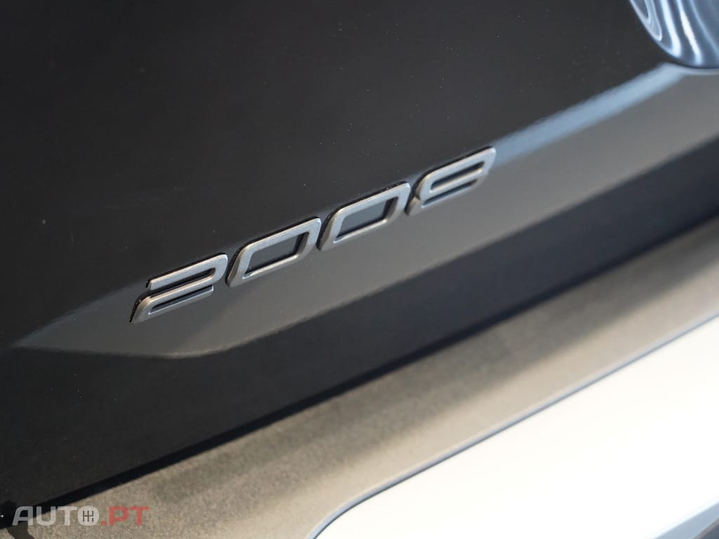 Peugeot 2008 1.2 PureTech Allure EAT8