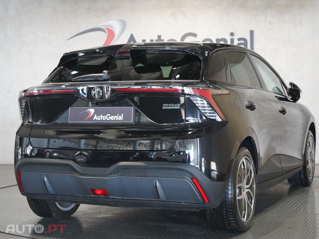 MG MG4 64 kWh Luxury