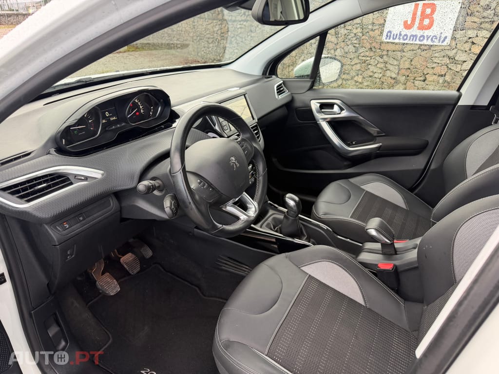 Peugeot 2008 1.2 PureTech Allure