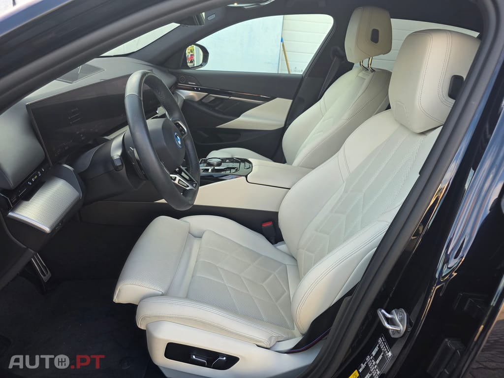 BMW 530 e Pack Desportivo M Pro