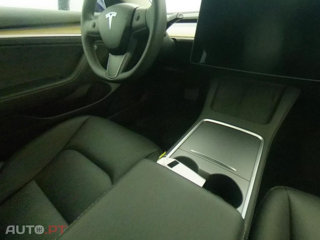 Tesla Model 3 Standard Range Plus RWD