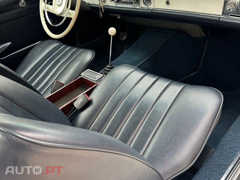 Mercedes-Benz SL 230 Pagode